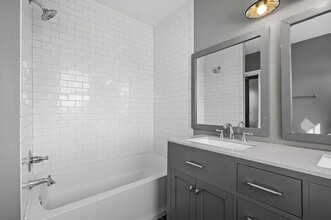 2906 NE Tyler St in Minneapolis, MN - Building Photo - Building Photo
