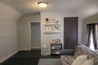 743 7th St NW, Unit 2 in Grand Rapids, MI - Building Photo - Building Photo