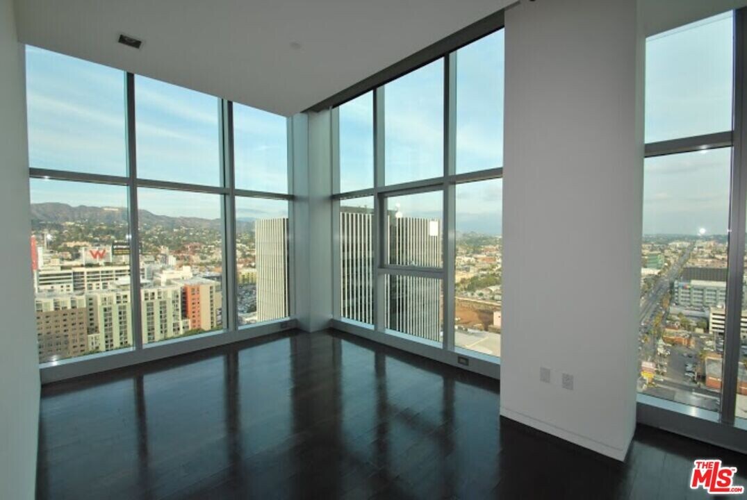 1480 Vine St in Los Angeles, CA - Building Photo