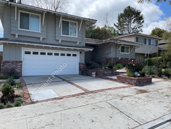 5515 Lake Lindero Dr in Agoura Hills, CA - Foto de edificio - Building Photo