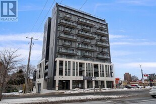 4569 Kingston Rd in Toronto, ON - Building Photo