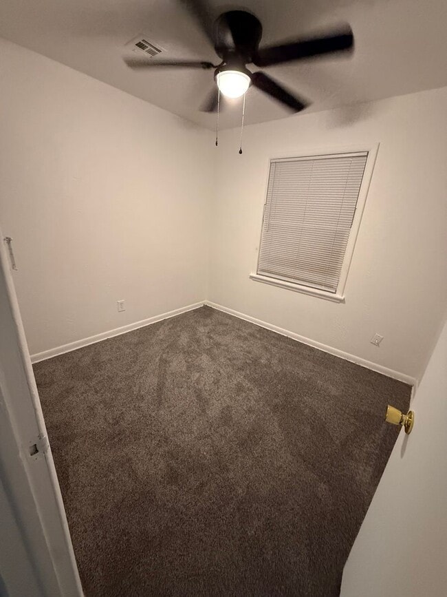 5217 S Youngs Blvd in Oklahoma City, OK - Foto de edificio - Building Photo