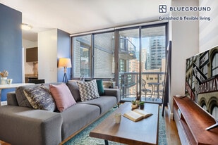 235 W 48th St in New York, NY - Building Photo