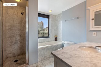 52 East End Ave in New York, NY - Building Photo - Building Photo