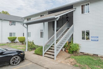 Lancaster Park Apartments in Salem, OR - Building Photo - Building Photo