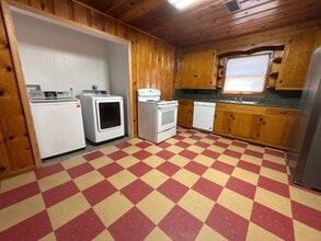 40 Harmony Ln in Jackson, TN - Building Photo - Building Photo