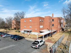 Wiley School Apartments in Salisbury, NC - Foto de edificio - Building Photo