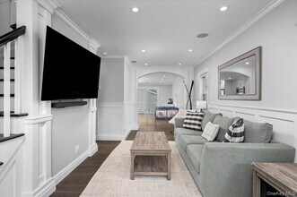 216 Florence St in Mamaroneck, NY - Building Photo - Building Photo