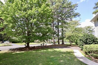 8402 Kalb Rd in Richmond, VA - Foto de edificio - Building Photo