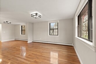 178 School St in Woburn, MA - Building Photo - Building Photo