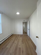 43 Storms Ave, Unit 1L in Jersey City, NJ - Foto de edificio - Building Photo