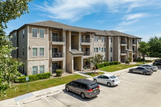 StoneHaven Apartment Homes in New Braunfels, TX - Foto de edificio - Building Photo