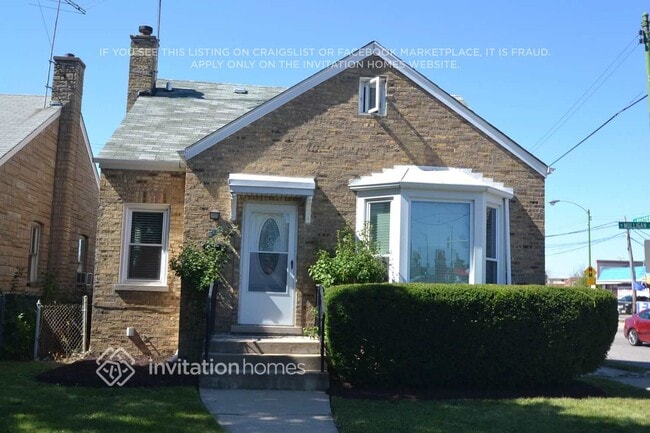 property at 5158 N Mulligan Ave
