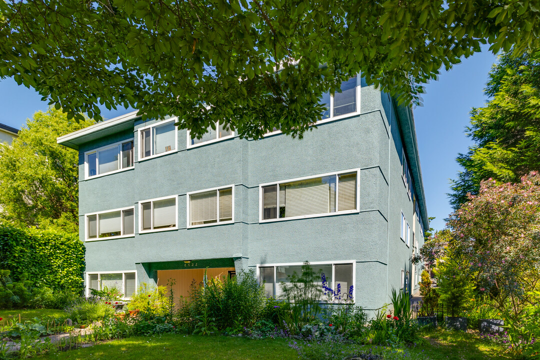 8622 Selkirk St in Vancouver, BC - Building Photo