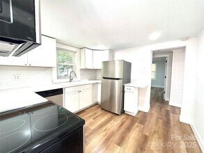 1034 Charles Ave in Charlotte, NC - Building Photo - Building Photo