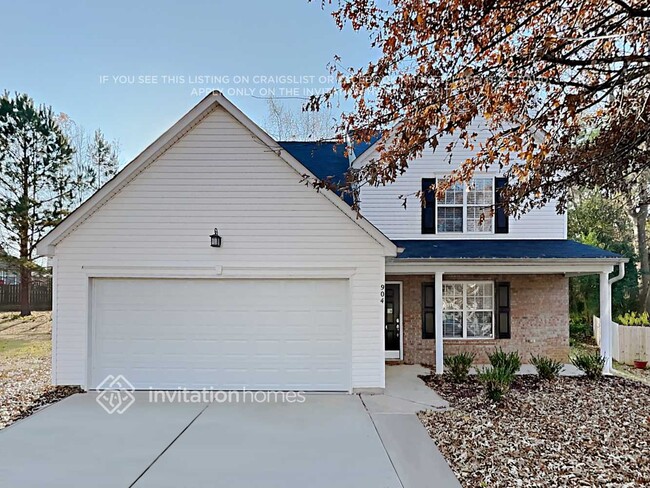 property at 904 Grass Hollow Ct
