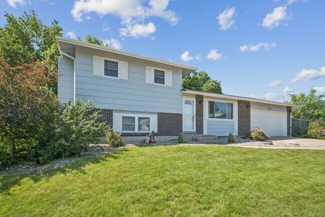 2730 Ridge Dr in Broomfield, CO - Building Photo - Building Photo
