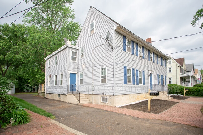 222 S Church St in Moorestown, NJ - Building Photo - Building Photo