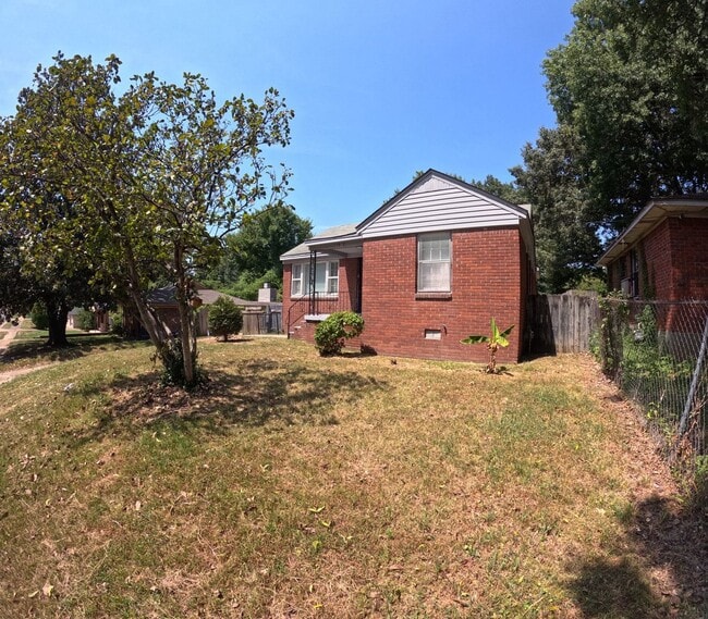 property at 1970 Whitney Ave