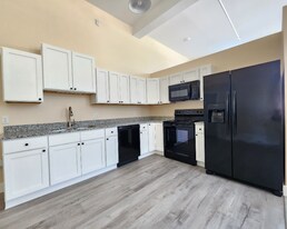 21 Jefferson St, Unit 1 in Old Town, ME - Building Photo