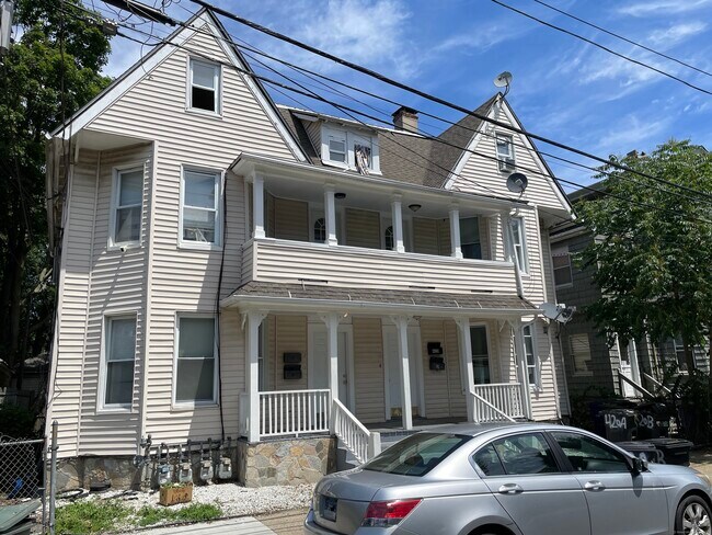 418 Atlantic St in Bridgeport, CT - Building Photo - Building Photo