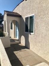 141-143 Holt St in Ventura, CA - Building Photo - Building Photo