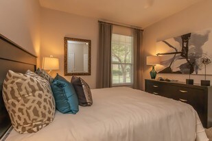 Crowne Chase Apartment Homes