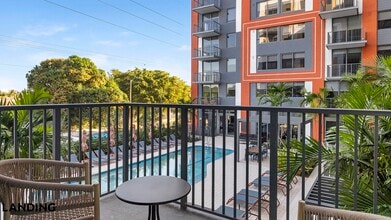 3830 NW 11th St, Unit 1-220 in Miami, FL - Building Photo - Building Photo