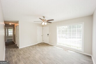 862 Kennesaw Dr in Forest Park, GA - Building Photo - Building Photo