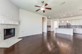 1929 Lake Front Trl in Garland, TX - Building Photo - Building Photo