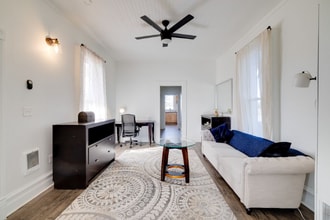 414 S Holladay Dr in Seaside, OR - Foto de edificio - Building Photo