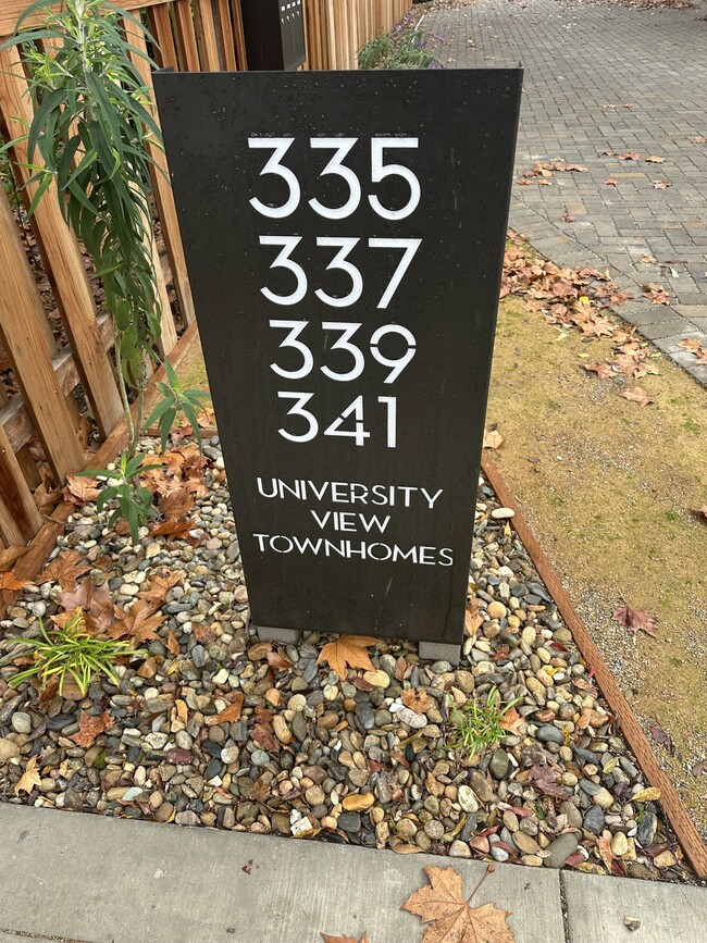 335 Russell Blvd in Davis, CA - Building Photo - Building Photo