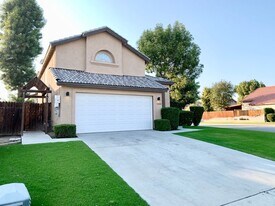 1005 Sand Creek Dr in Bakersfield, CA - Building Photo