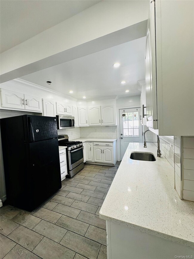 4 Villus Ave in New Rochelle, NY - Building Photo - Building Photo