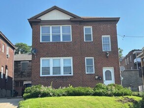 2709 Pyramid Ave in Brentwood, PA - Foto de edificio - Building Photo