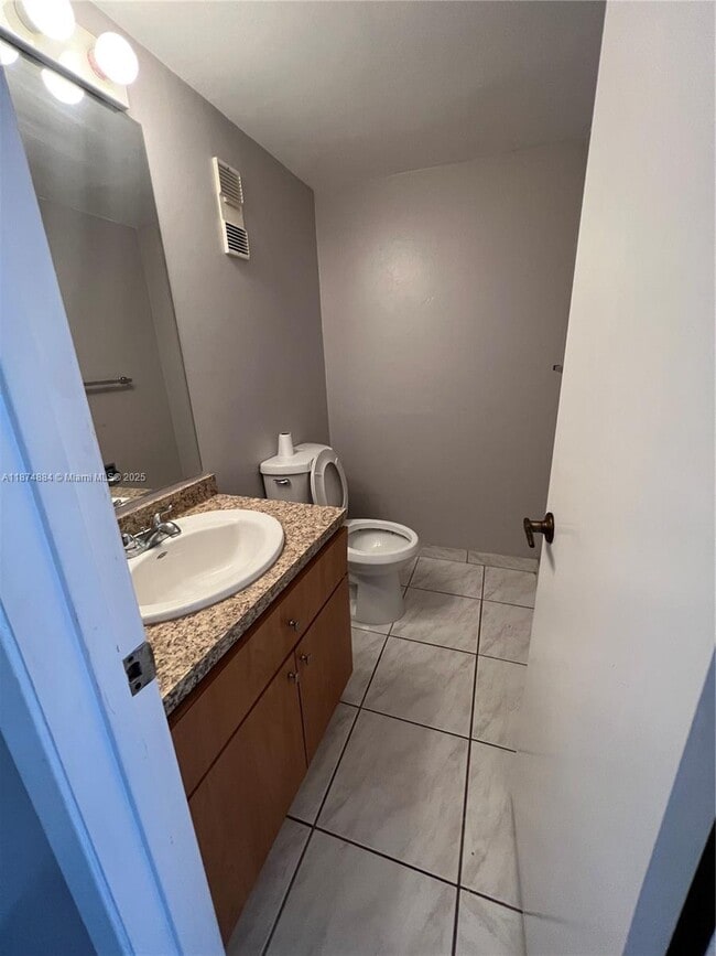 5731 NW 37th St in Virginia Gardens, FL - Building Photo - Building Photo