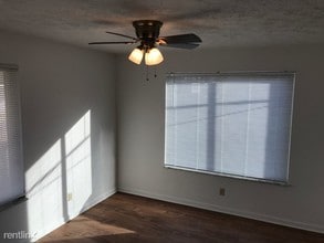 737 10th Ave in Huntington, WV - Building Photo - Building Photo