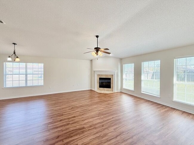 5851 Chi Chi Cir in Milton, FL - Building Photo - Building Photo