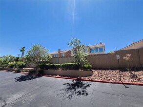 1500 Ruby Cliffs Ln in Las Vegas, NV - Building Photo - Building Photo
