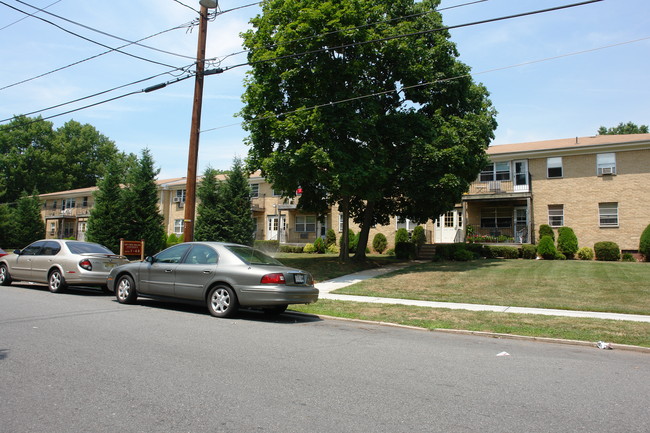 5th Ave Apartments in Roselle, NJ - Foto de edificio - Building Photo