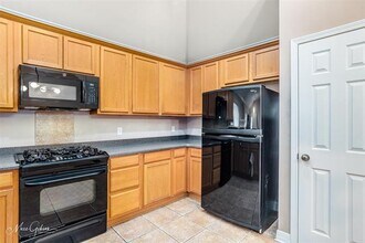 3233 Grand Lake Dr in Bossier City, LA - Foto de edificio - Building Photo