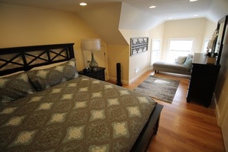 50 Carleton St, Unit 1x in Newton, MA - Building Photo - Building Photo