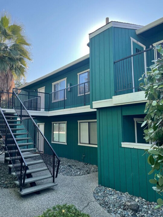458 Nord Ave in Chico, CA - Building Photo