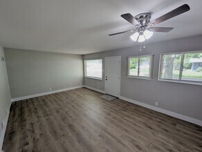 10428 Durness Dr in St. Louis, MO - Building Photo - Building Photo