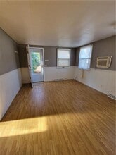 88 Old Post Rd in Westerly, RI - Building Photo - Building Photo