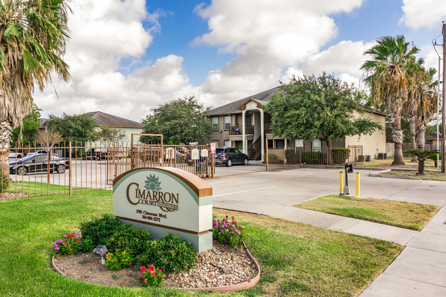 Cimarron Court in Corpus Christi, TX - Building Photo - Building Photo