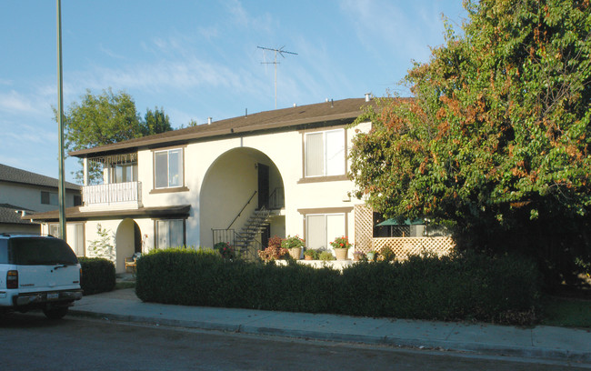 1115 Delna Manor Ln in San Jose, CA - Foto de edificio - Building Photo