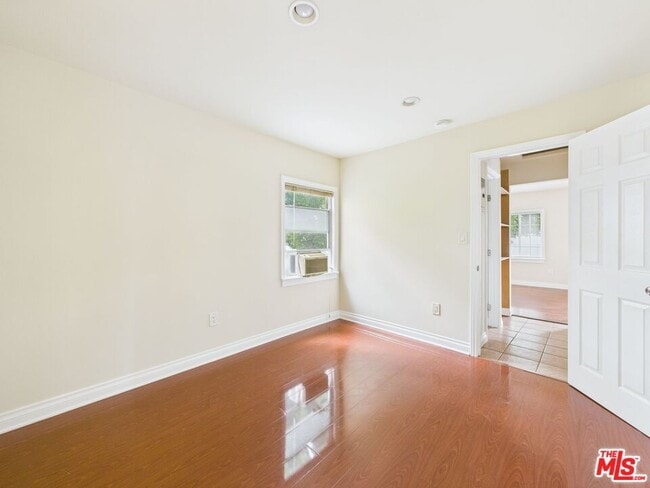 1964 N Gower St in Los Angeles, CA - Building Photo - Building Photo