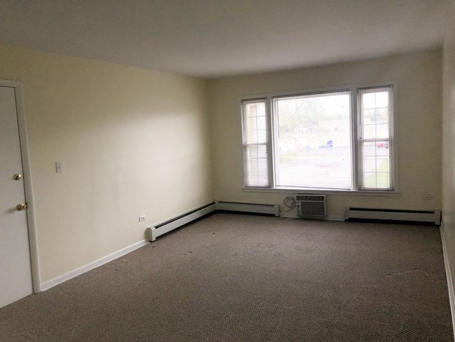 3404 Maple Ave-Unit -14 in Brookfield, IL - Building Photo - Building Photo