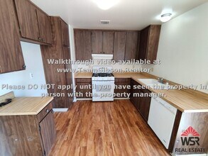 4240 Kingsbury Pl in Riverside, CA - Foto de edificio - Building Photo